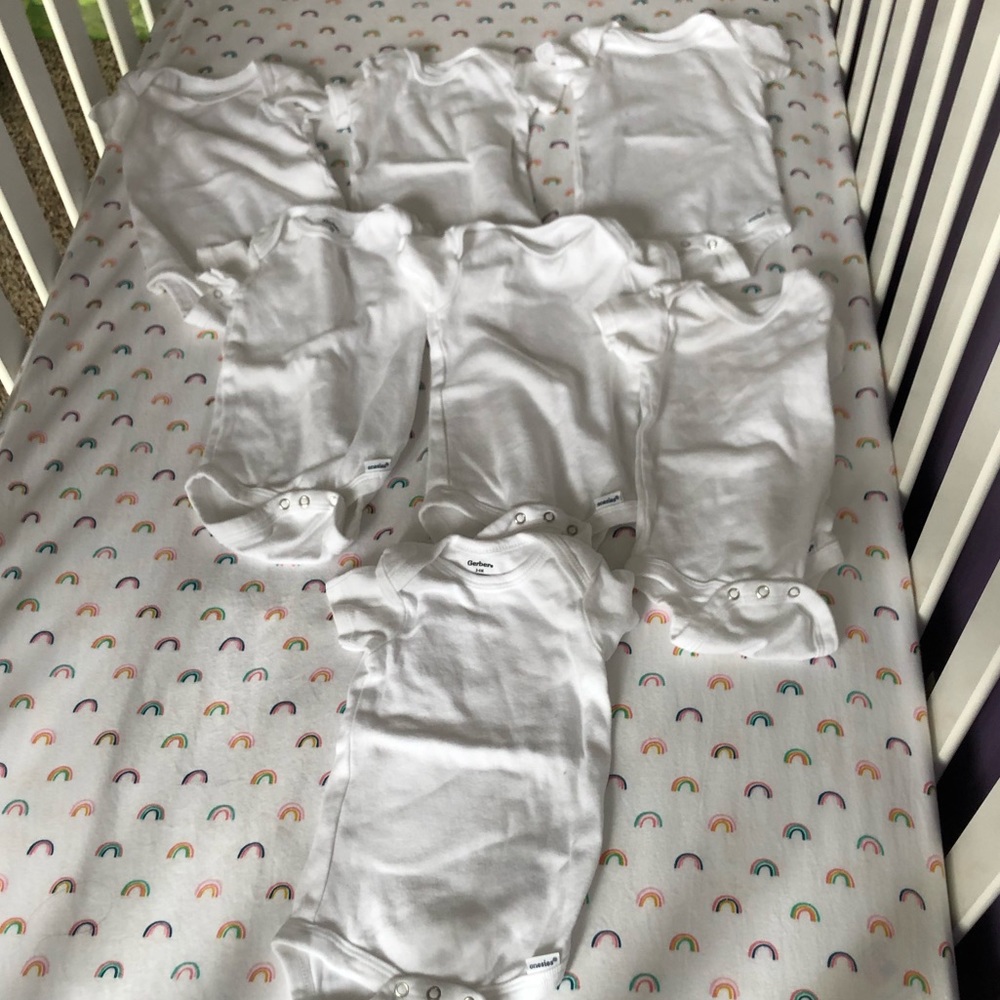 White onesies (set of 7)